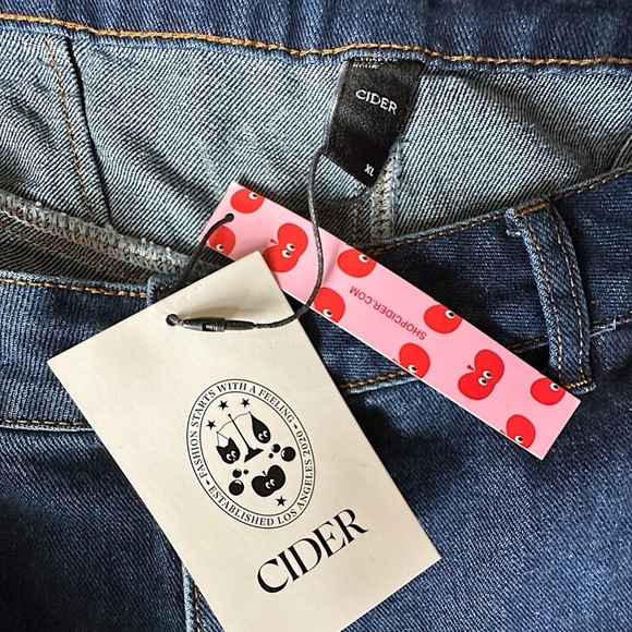 NWT | CIDER WIDE LEG HIGH RISE DARK WASH JEANS | EXTRA LARGE - Picture 3 of 10